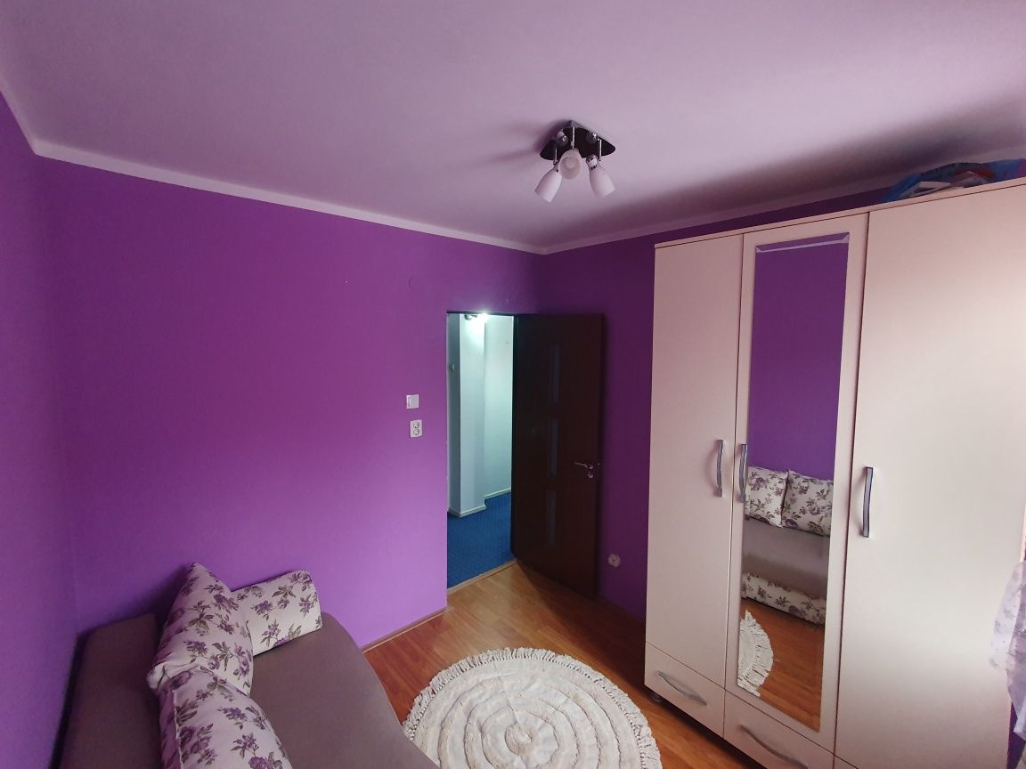 închiriez apartament 2 camere