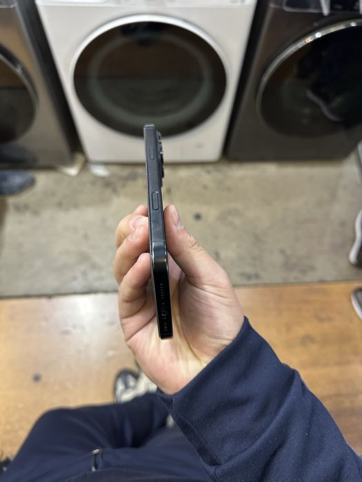 Iphone 16 pro max 512mb 89% Holati Ideal