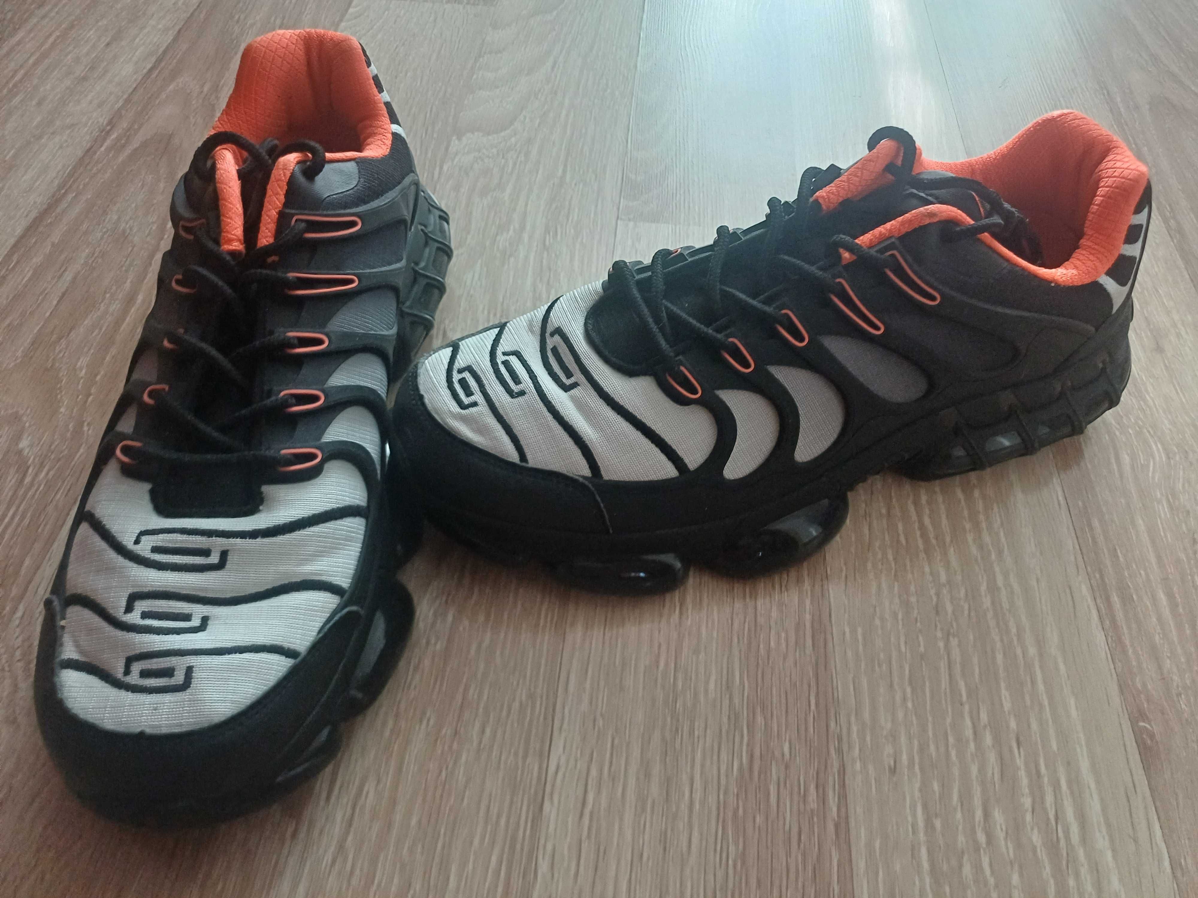 Оригинални маратонки adidas
