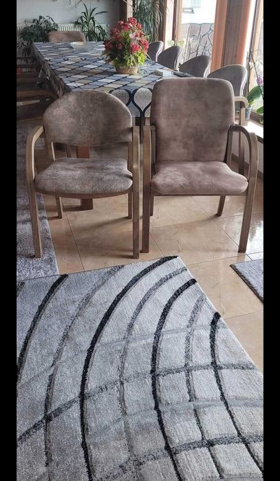 Трапезни столове