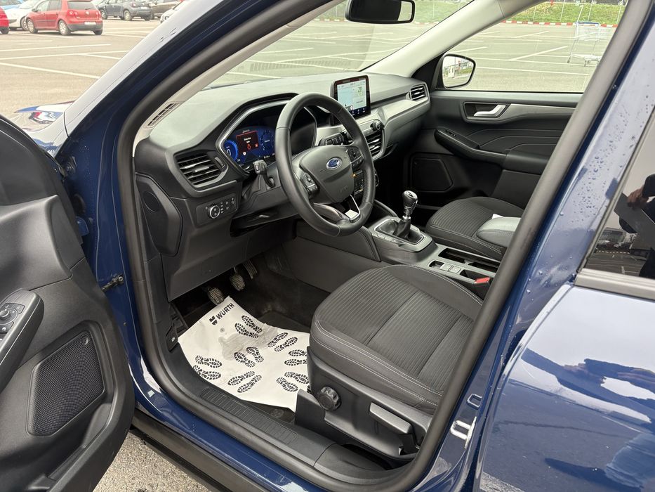 Ford Kuga 2023 benzina 63.000 km