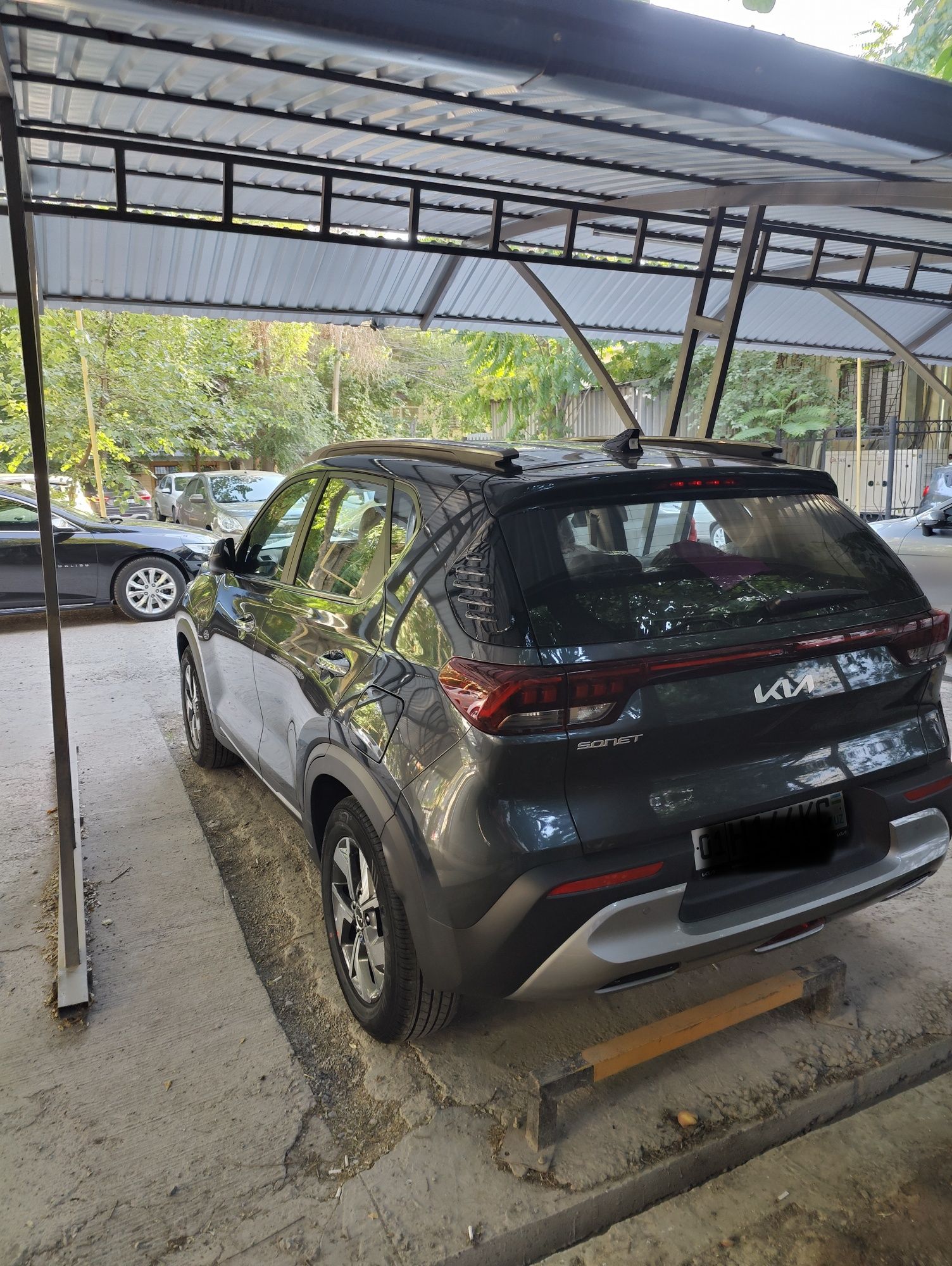 автомобиль KIA SONET