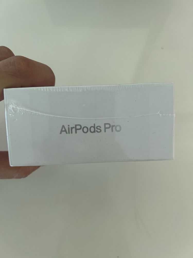 AirPods Pro безжични слушалки