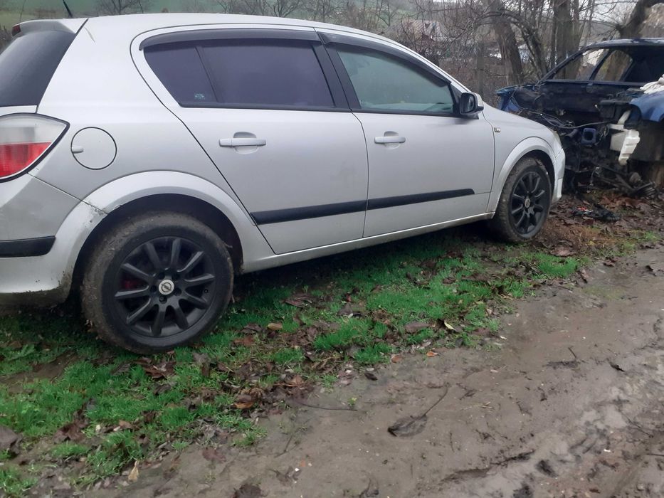 Dezmembrez Opel Astra H, 1.9 CDTI, 150 Cp , an 2004