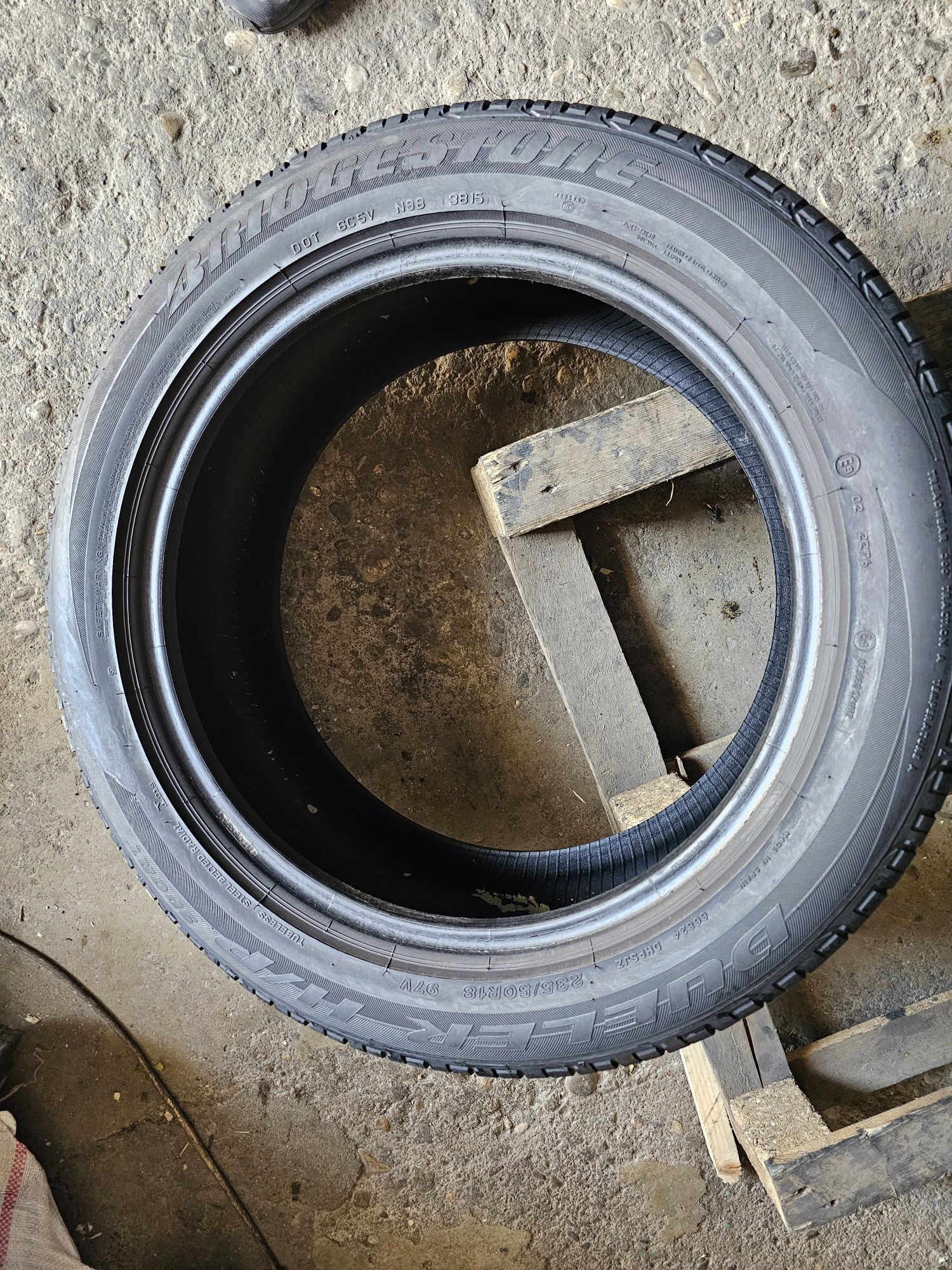 2 anvelope vara 235 50 18 Bridgestone