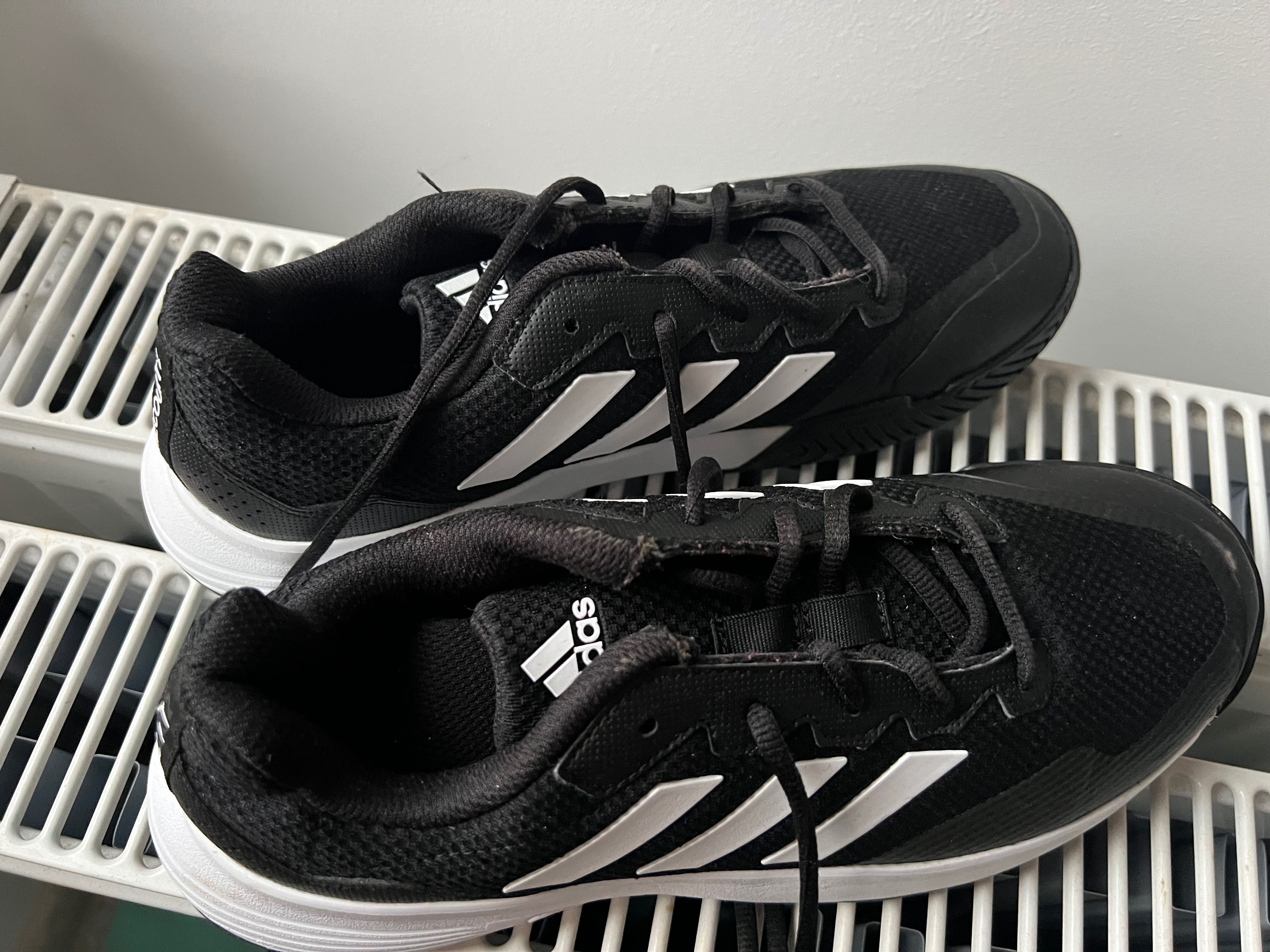 Adidas 42 Чисто нови