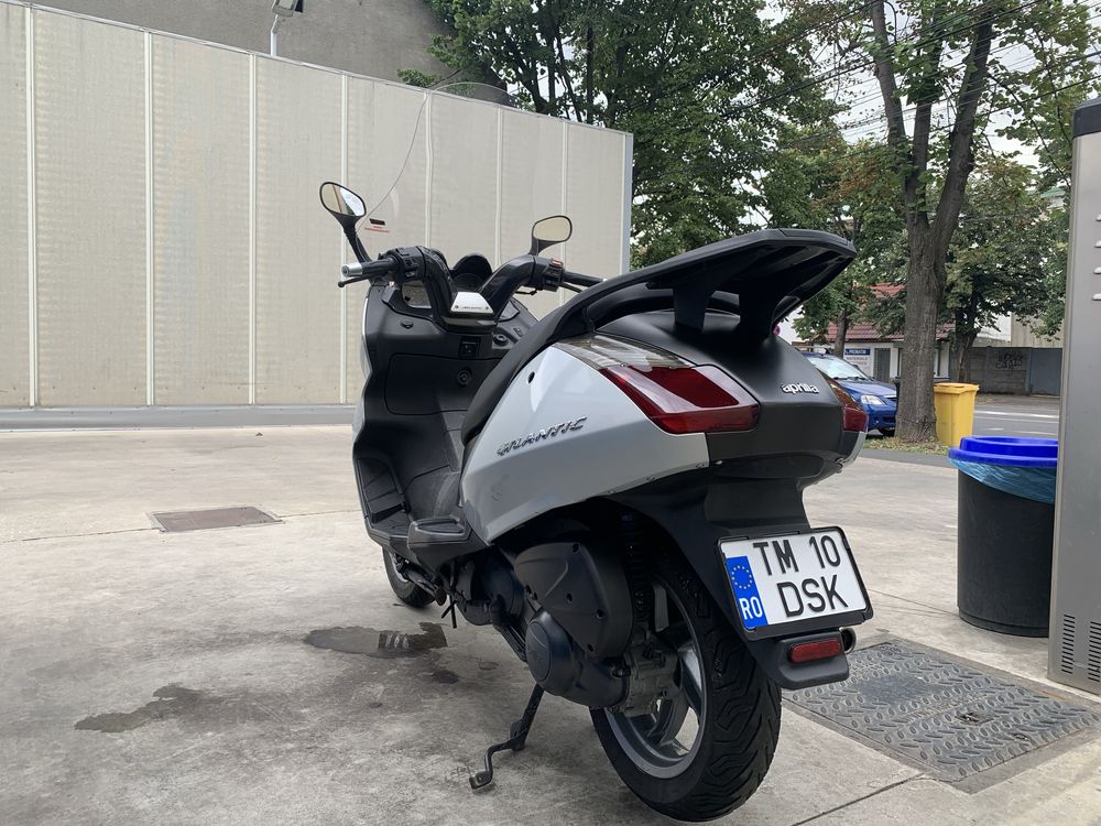 Vând maxiscooter/motor Aprilia Atlantic 250cc an 2006 Stare impecabilă