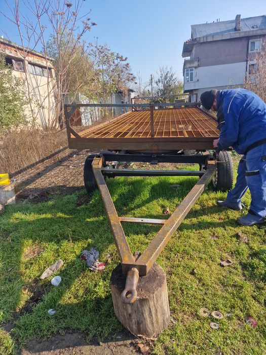 Platforma mare de baloti pe arcuri