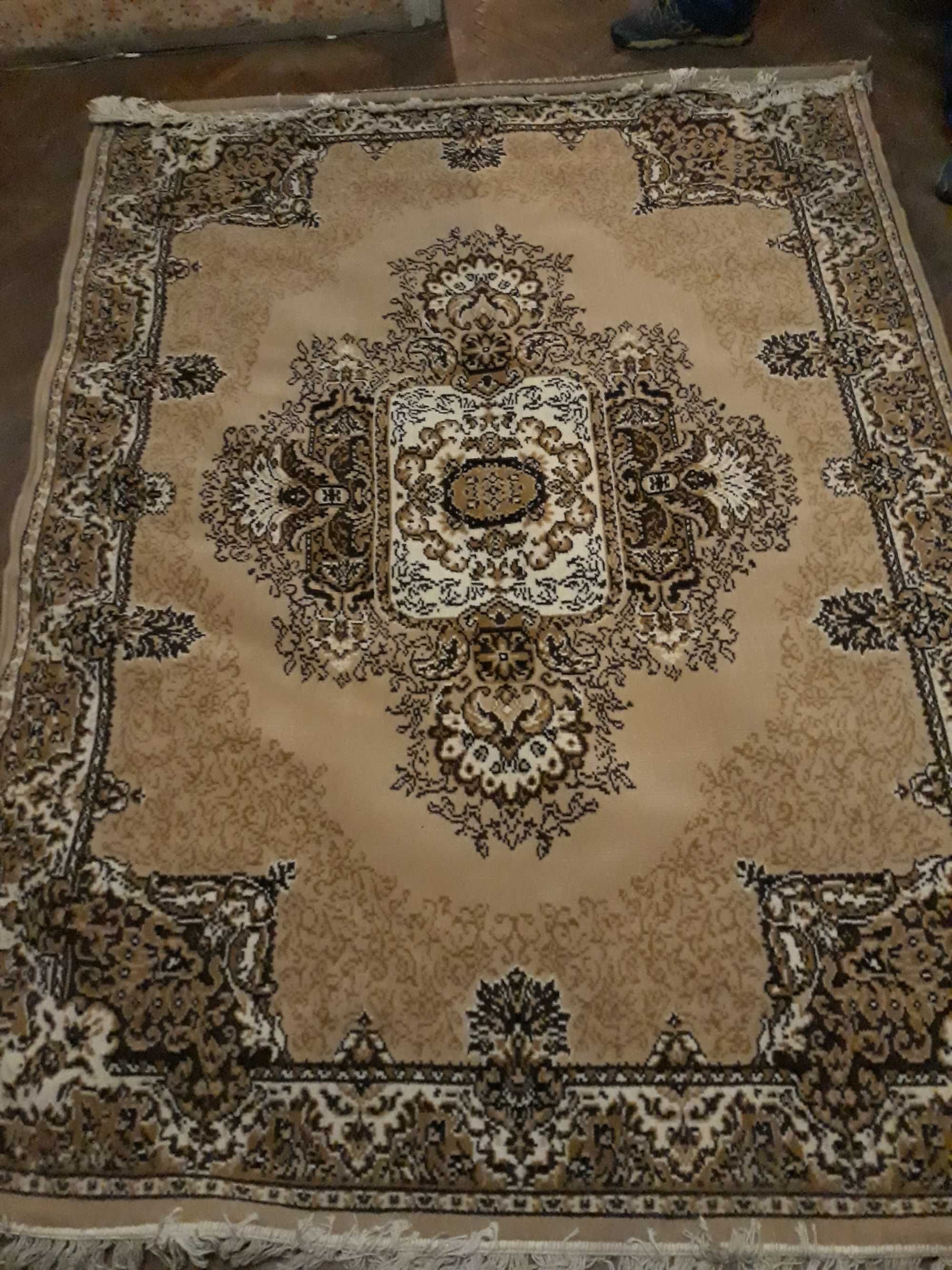 Персийски килим Декотекс, запазен, красива шарка, 2.30 на 1.70 м.