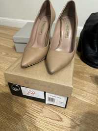 Продам б/у женские туфли 37 размера