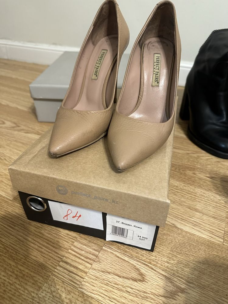 Продам б/у женские туфли 37 размера