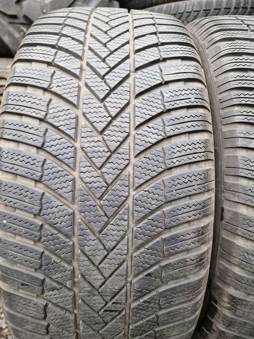 Anvelope 255/50R19 marca Bridgestone, M +S, DOT 2022,7 mm
