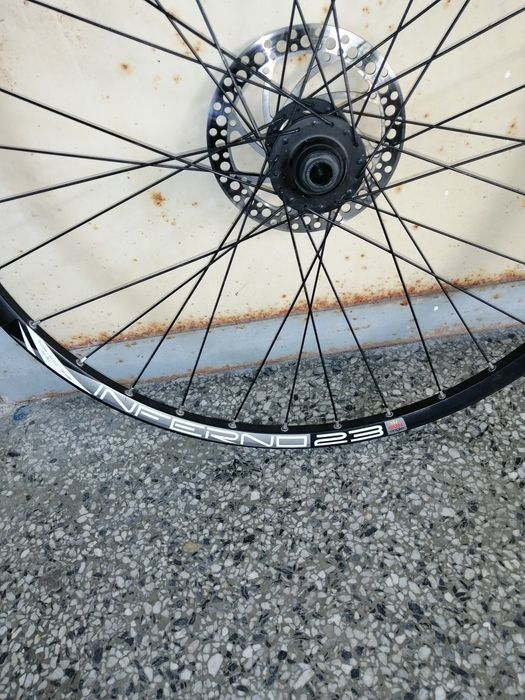 Маркова предна капла за диск 27,5, Sun Ringle, 15x100