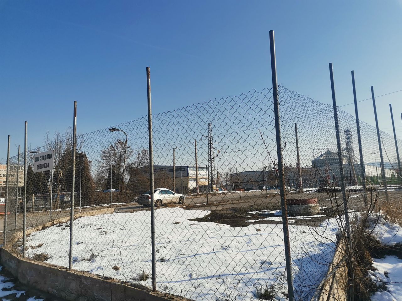 Дава се под наем Парцел в Монтана, Идеален център - 394 кв.м за 408 € - Снимка #1