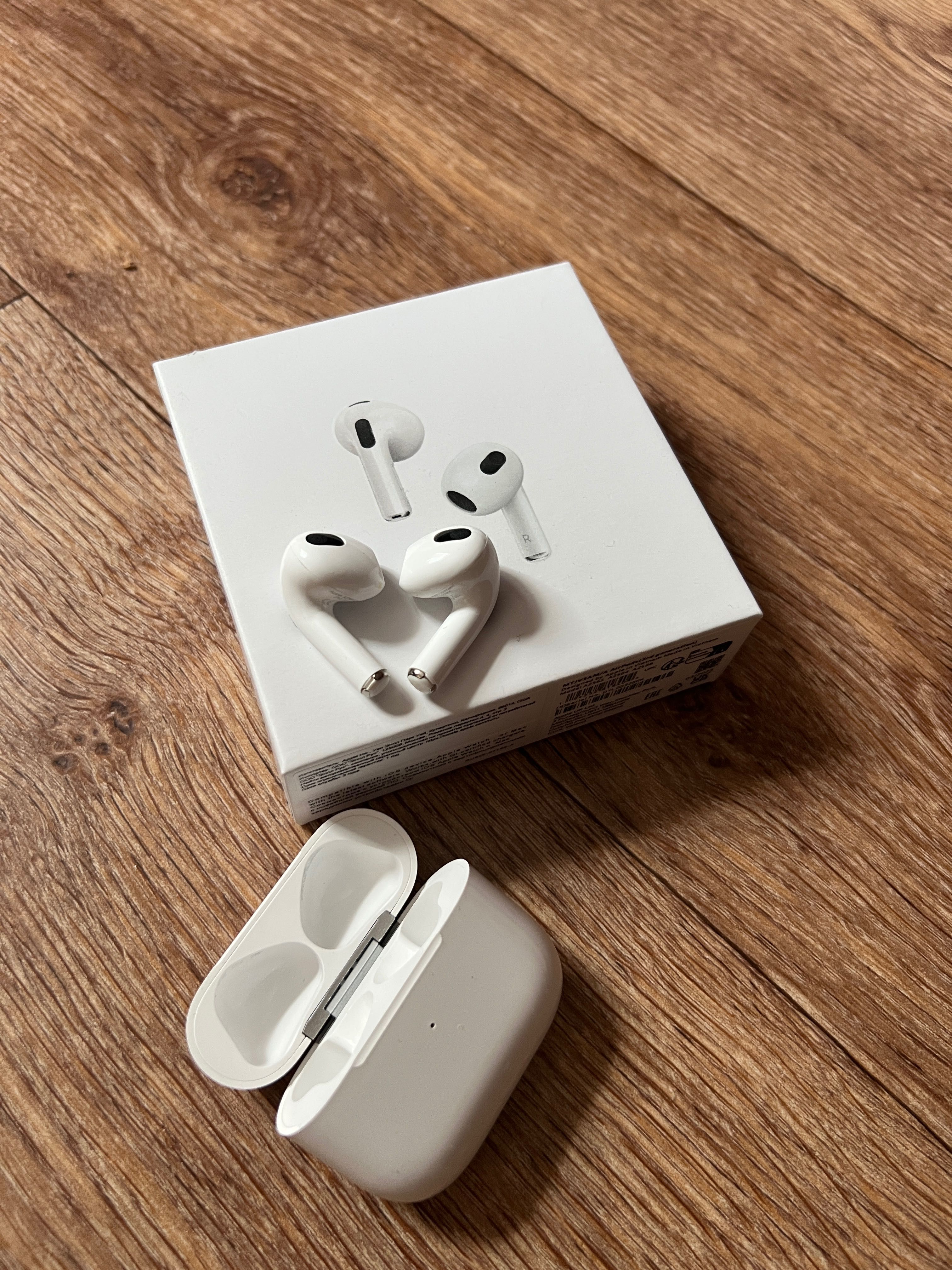 AirPods 3 (3rd generation)