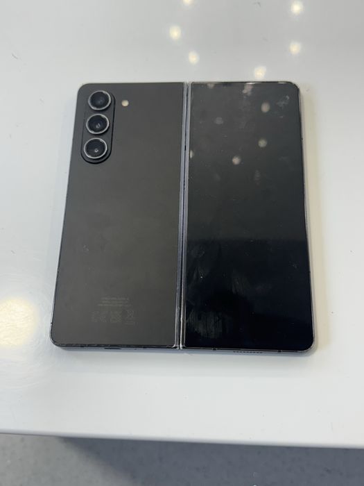 Telefon Fold 5 256 Gb