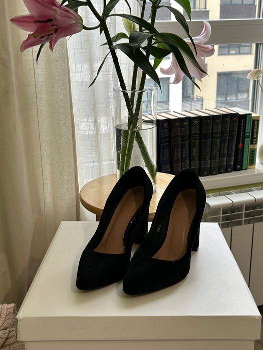 Дамски обувки на ток – номер 38, велур