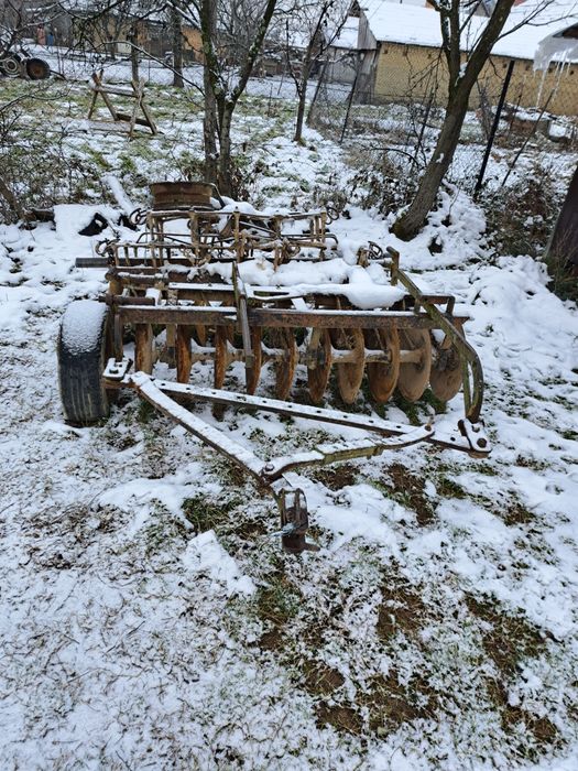 Vând diverse utilajele