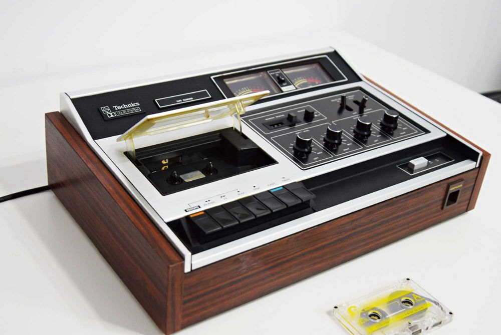 Deck Technics RS-273USD, casetofon