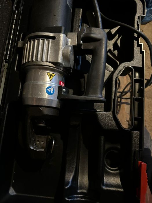 Taietor fier.taie pana la 22 cm grosime