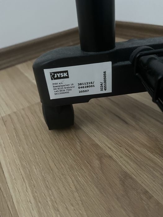 Стойка за дрехи и закачалки