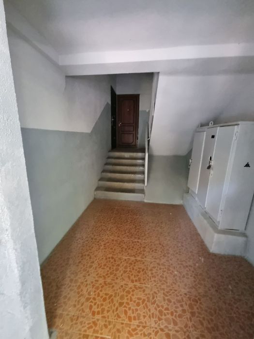 Chilonzor 8kvartalda 3xona uy sotiladi 4etaj 3xon a4xonaqlingan