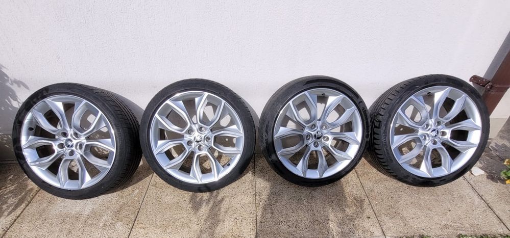 Jante 19" cu anvelope de vara Skoda Karoq 225 40 R19 originale