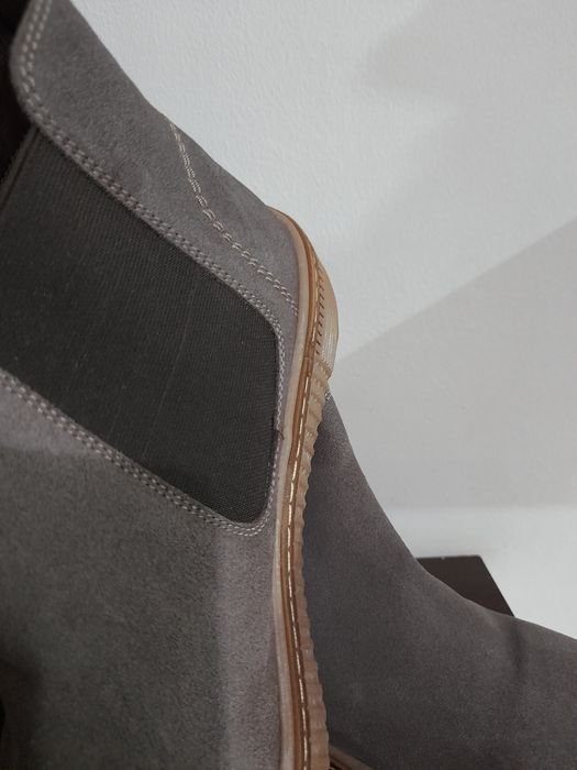 Ghete SEKADA, culoare capucino, piele întoarsă, mărimea 40.