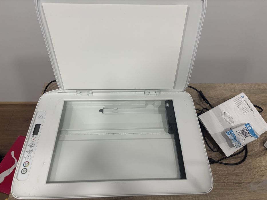 Чисто нов принтер hp deskjet 2700e