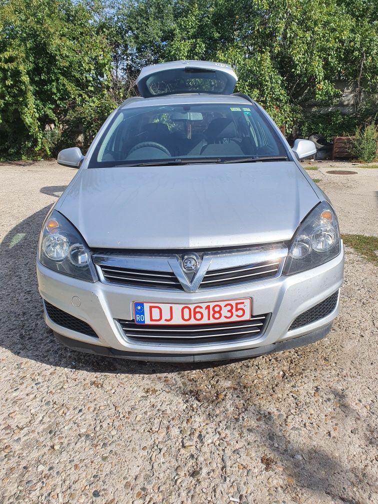 Dezmembrez Opel Astra H 1.7 CDTI 2012