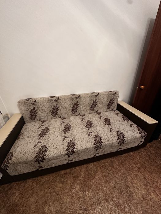 Диван выдвижной.