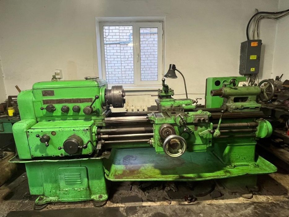 Токарный станок