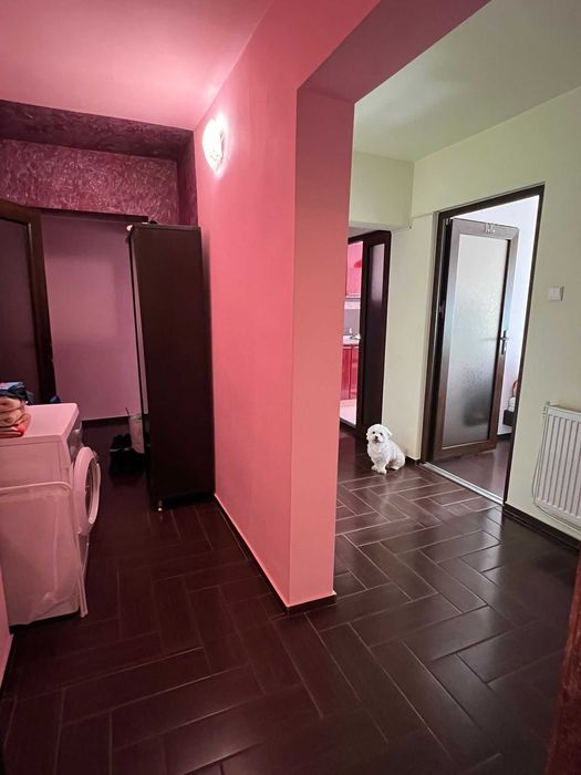 Inchiriez apartament 3 camere