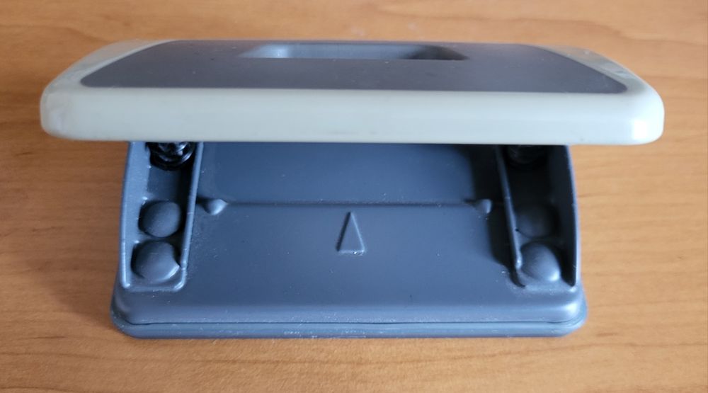 Дырокол Berlingo