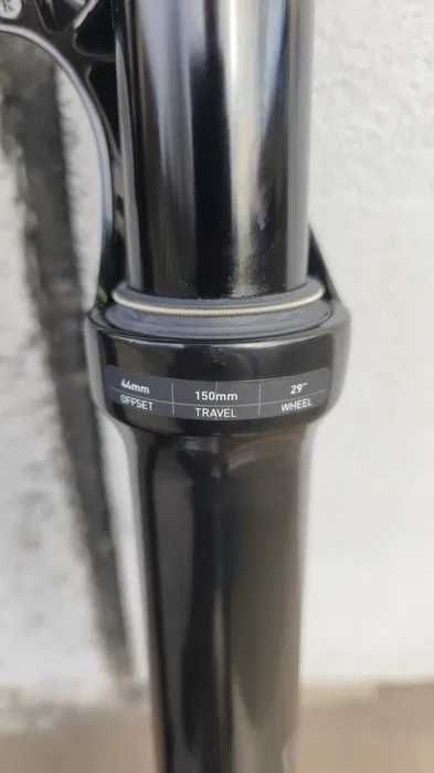 Вилка RockShox Lyric Select+ RC 2.1 29"DebonAir 150,180mm Boost 15X110