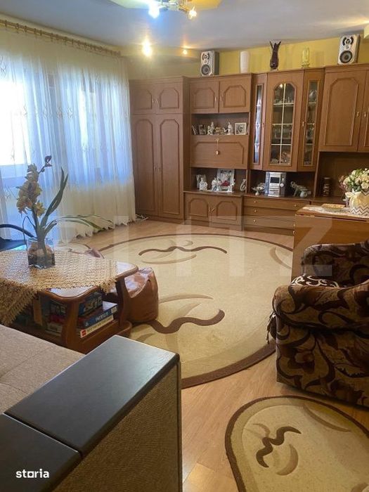 Apartament 2 camere, decomandat, zona Subcetate