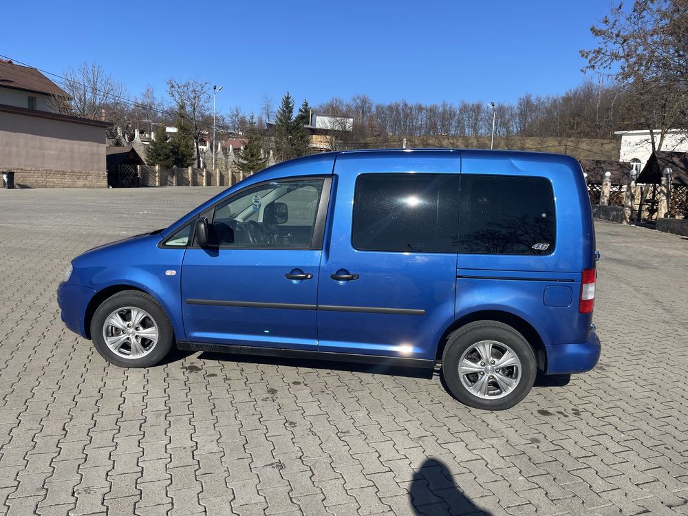 Vand vw Caddy 1.6 benzina