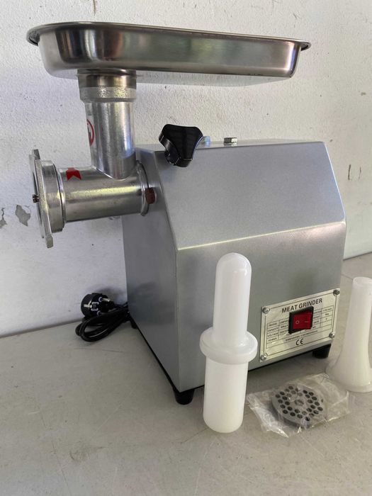 Masina tocat carne MK-8 750W profesionala 599 lei