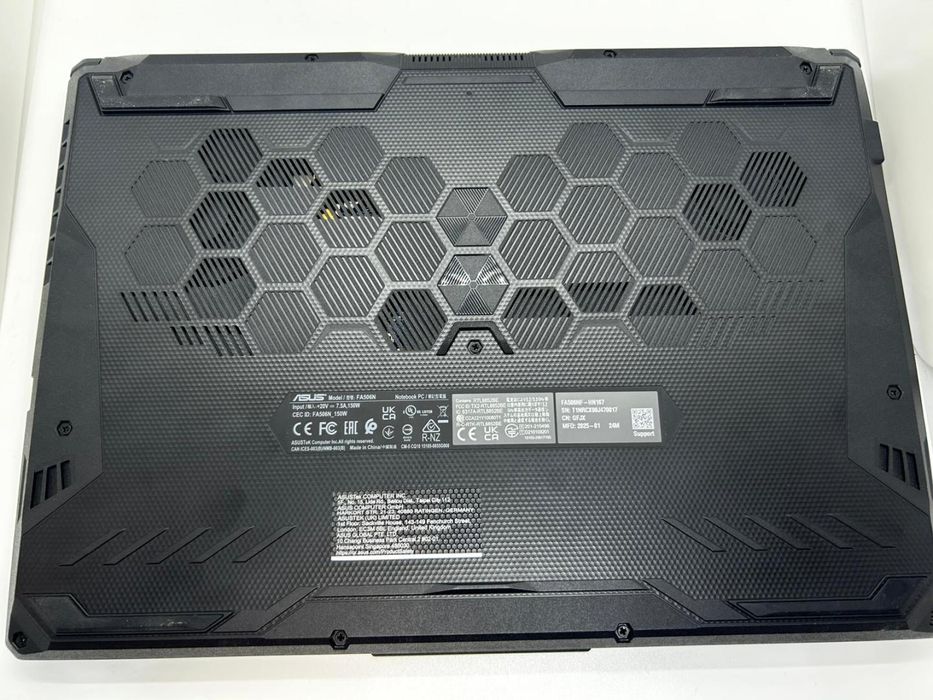 Laptop ASUS TUF FA506N Ryzen 5 7535HS RTX 2050 16GB RAM -D-