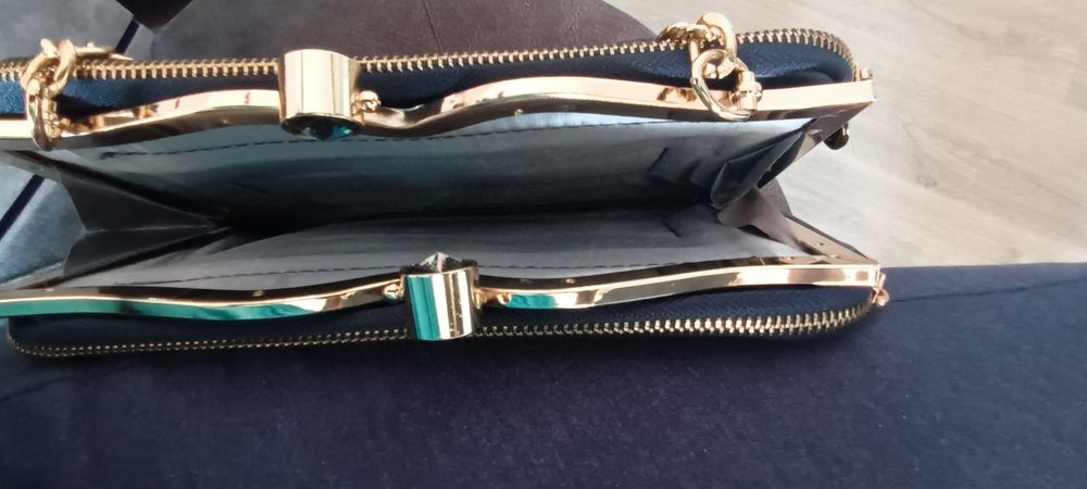 Дамска чанта клъч