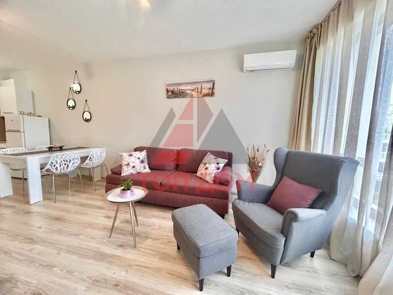 Дава се под наем Двустаен апартамент в Варна, Аспарухово - 67 кв.м за 550 € - Снимка #2