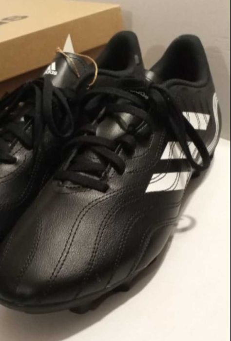 Футболни обувки Adidas - Чисто Нови