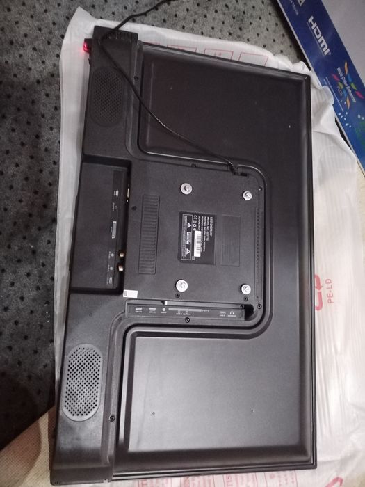 Телевизор Crown 32"