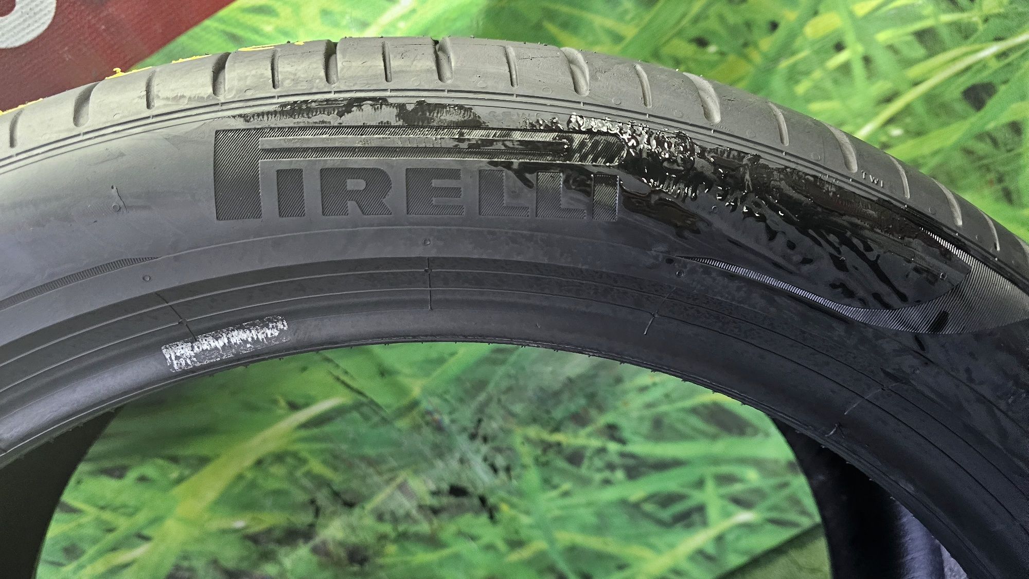 275 40 22 vara pirelli