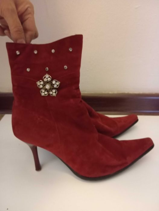 Сапоги черные и другая обувь