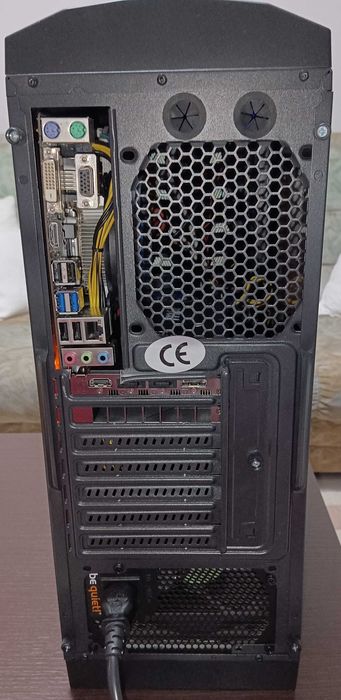 Геймърски компютър Delux Carbon i7 16GB RAM SSD Radeon Vega 56 8GB