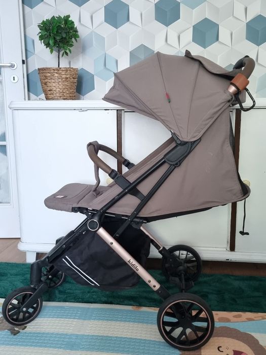 Cărucior Kiddilo 6-12 luni