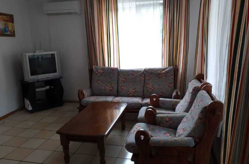 Дава се под наем Двустаен апартамент в Бургас, Лазур - 70 кв.м за 175 € - Снимка #3