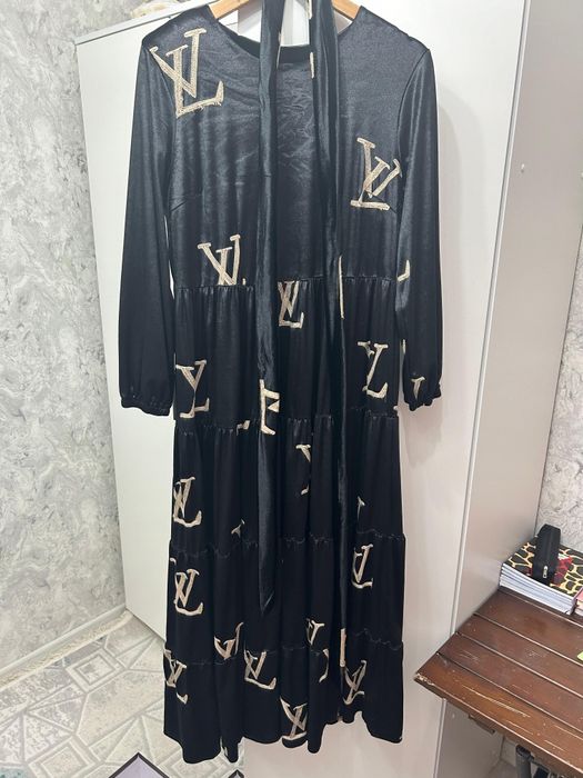 Продам платье длинное