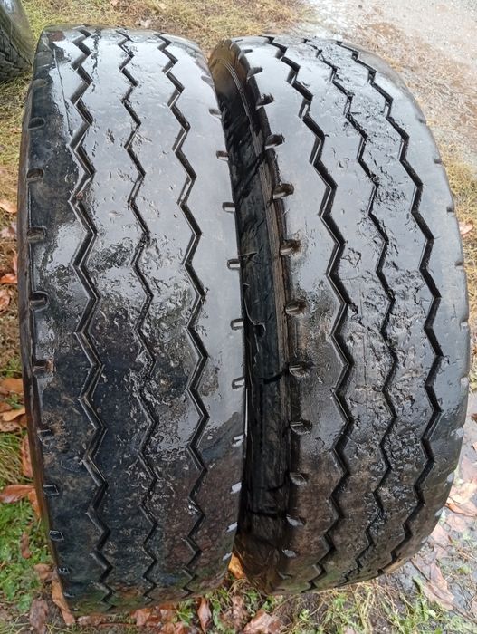 Продам резину 2 шт Размер 11,R22,5